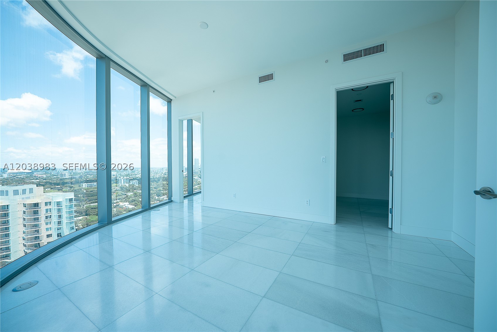 Una Residences - Residential