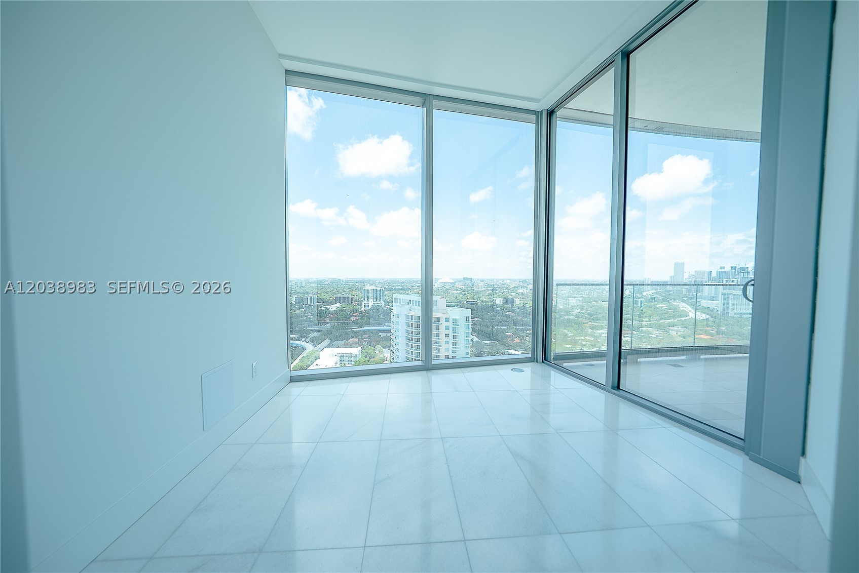 Una Residences - Residential