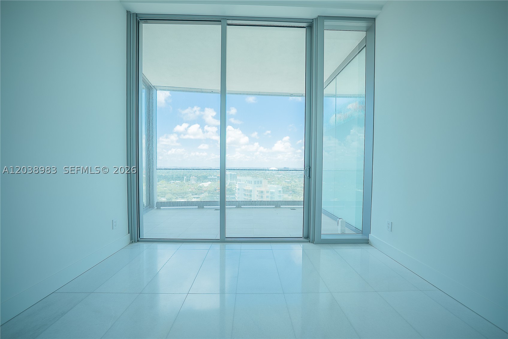 Una Residences - Residential