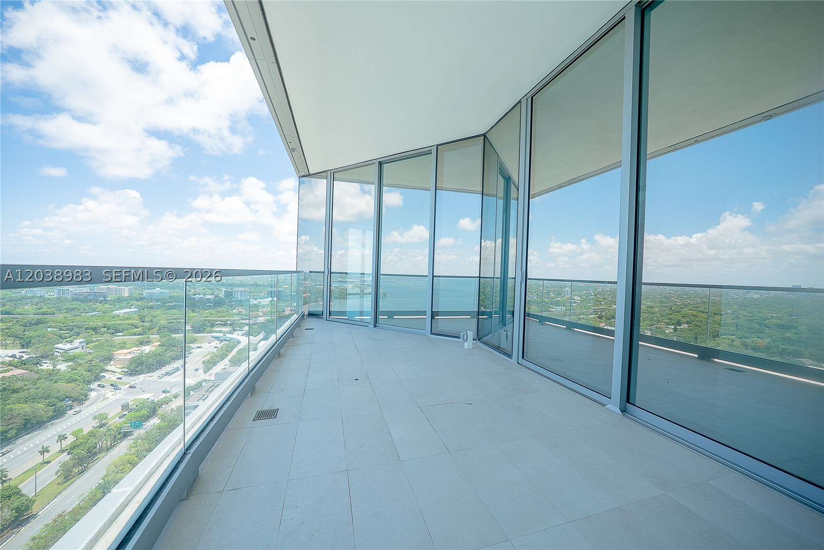 Una Residences - Residential