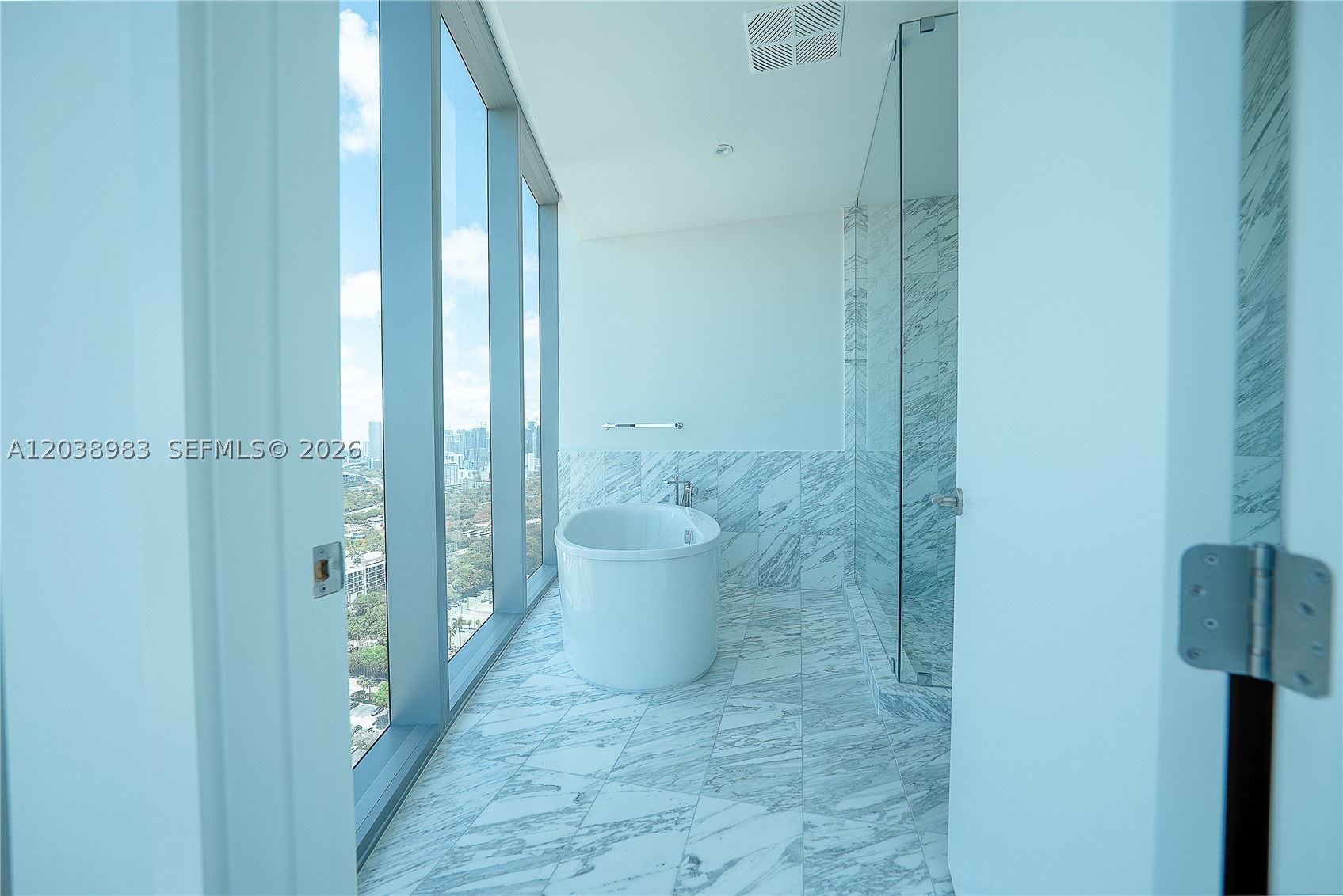 Una Residences - Residential