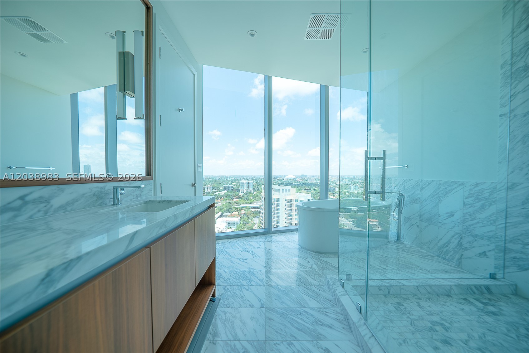 Una Residences - Residential