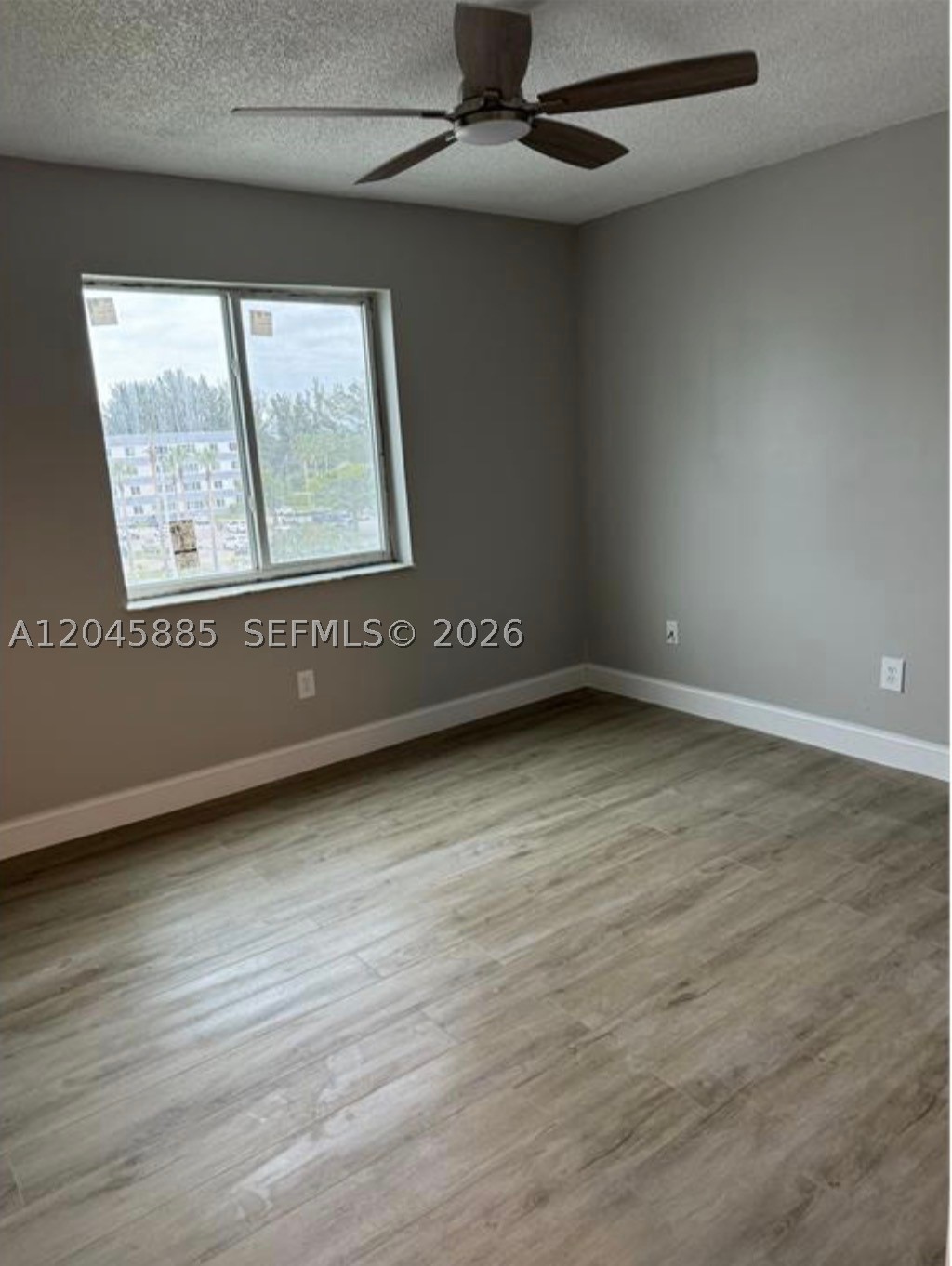 NARANJA LAKES CONDO NO 5 - Residential