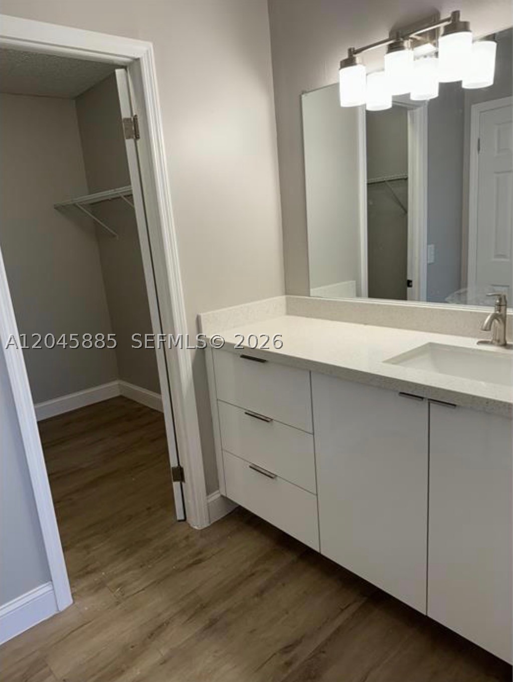NARANJA LAKES CONDO NO 5 - Residential