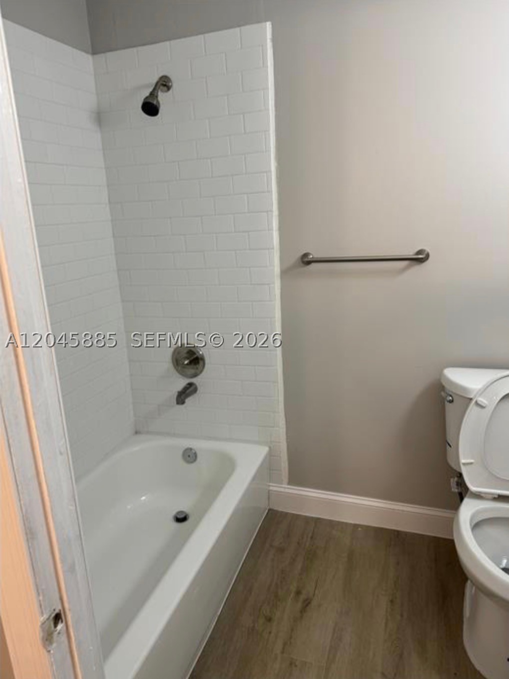 NARANJA LAKES CONDO NO 5 - Residential
