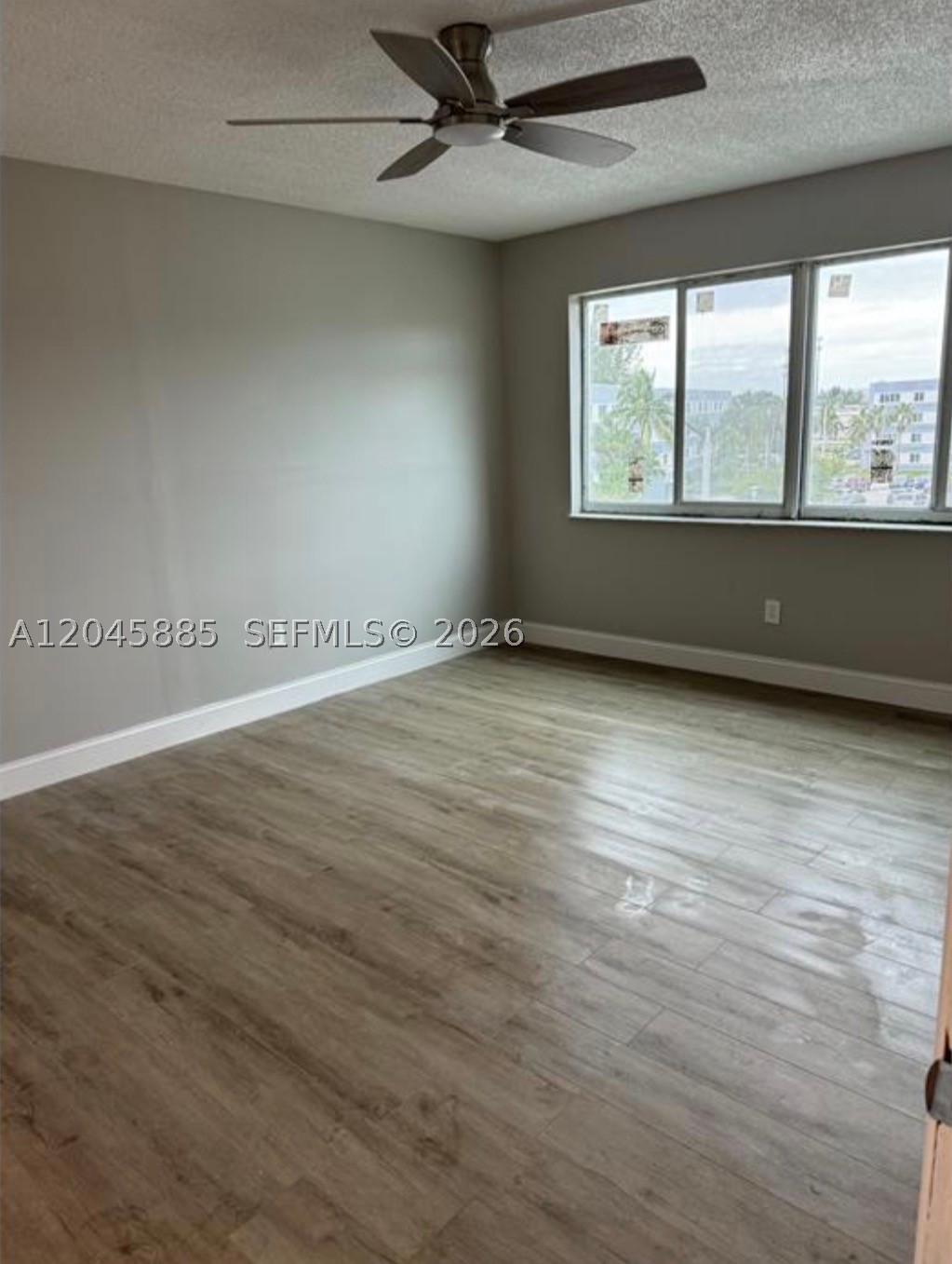 NARANJA LAKES CONDO NO 5 - Residential