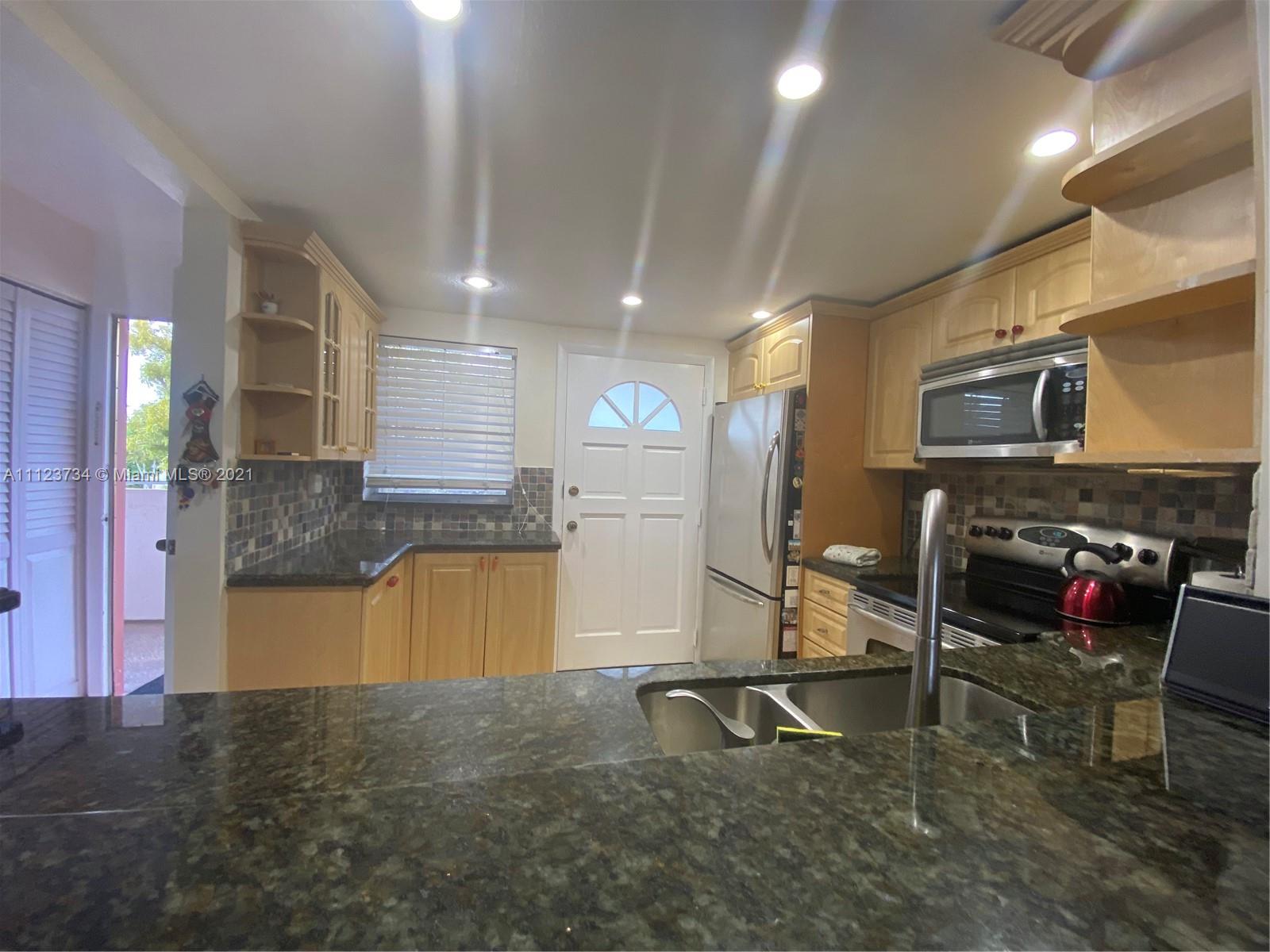 EDEN ISLES CONDO NO 5 - Residential
