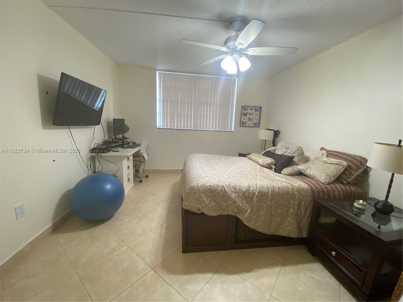 EDEN ISLES CONDO NO 5 - Residential