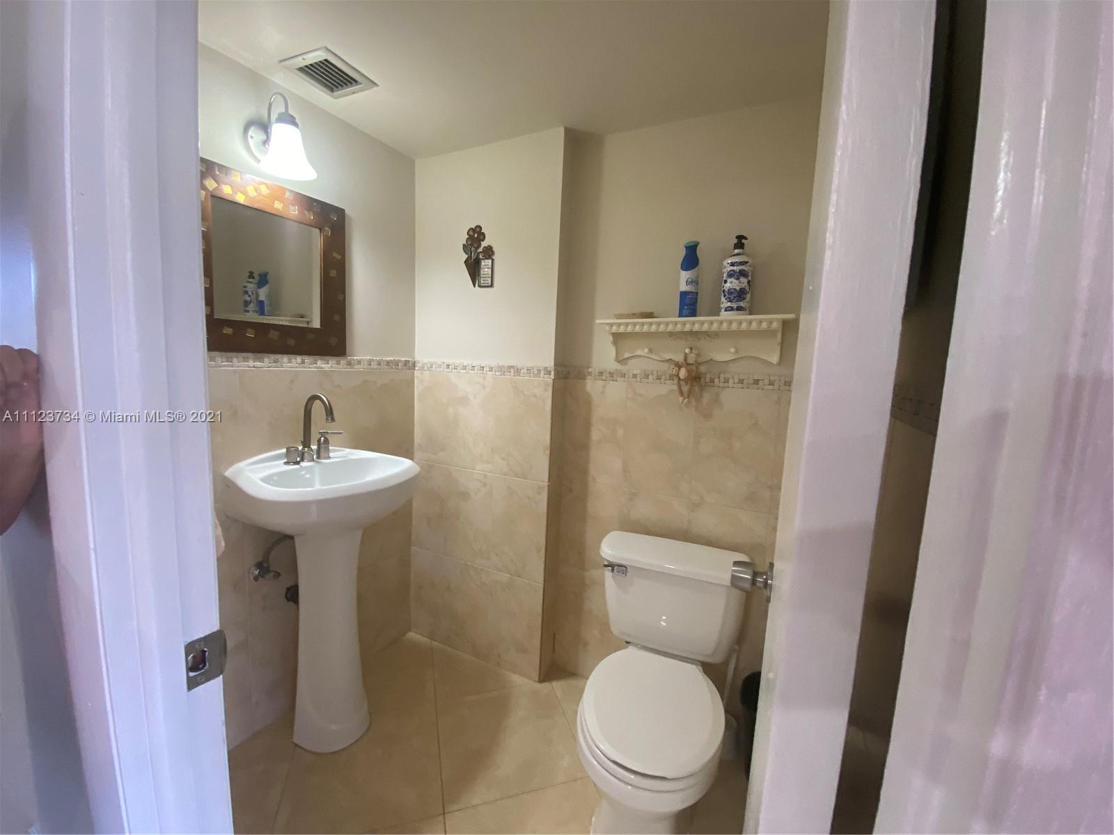 EDEN ISLES CONDO NO 5 - Residential