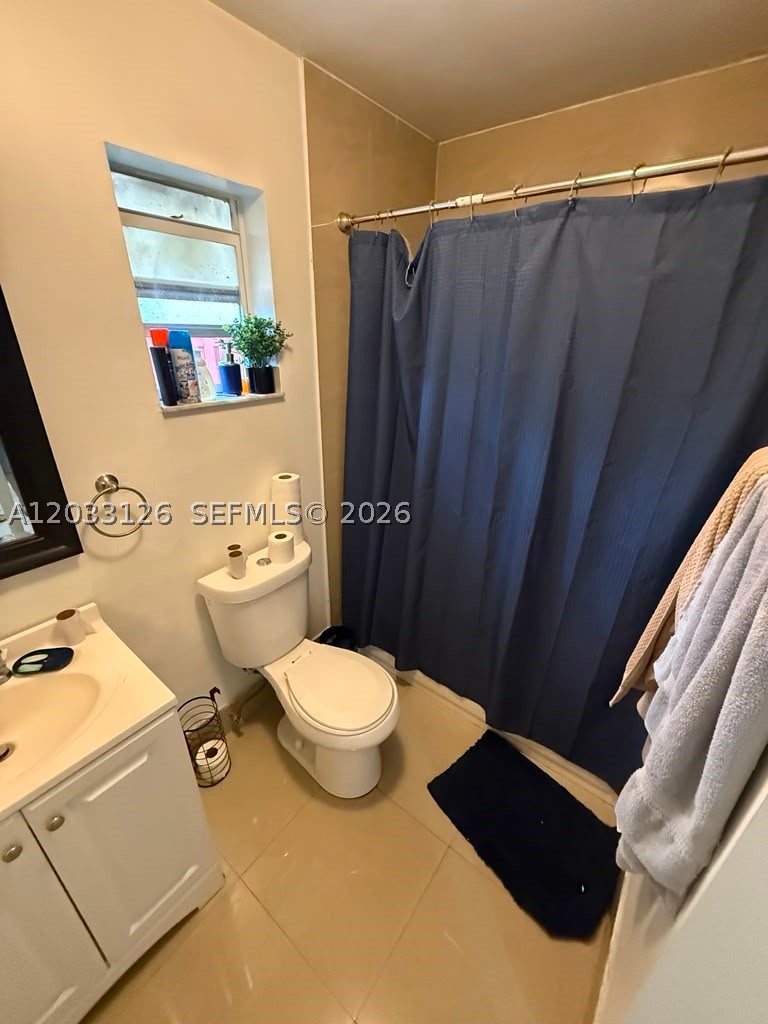 COUNTRY LAKE HOMES - Residential Lease
