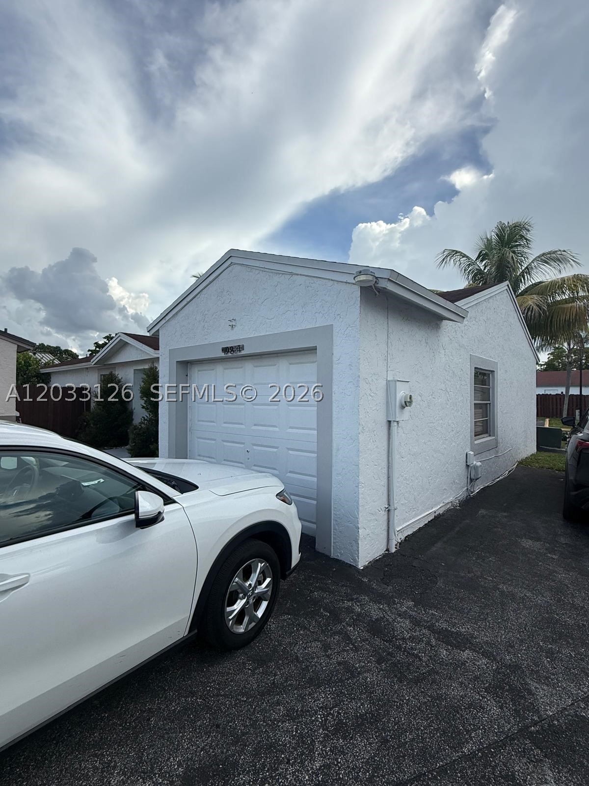 COUNTRY LAKE HOMES - Residential Lease