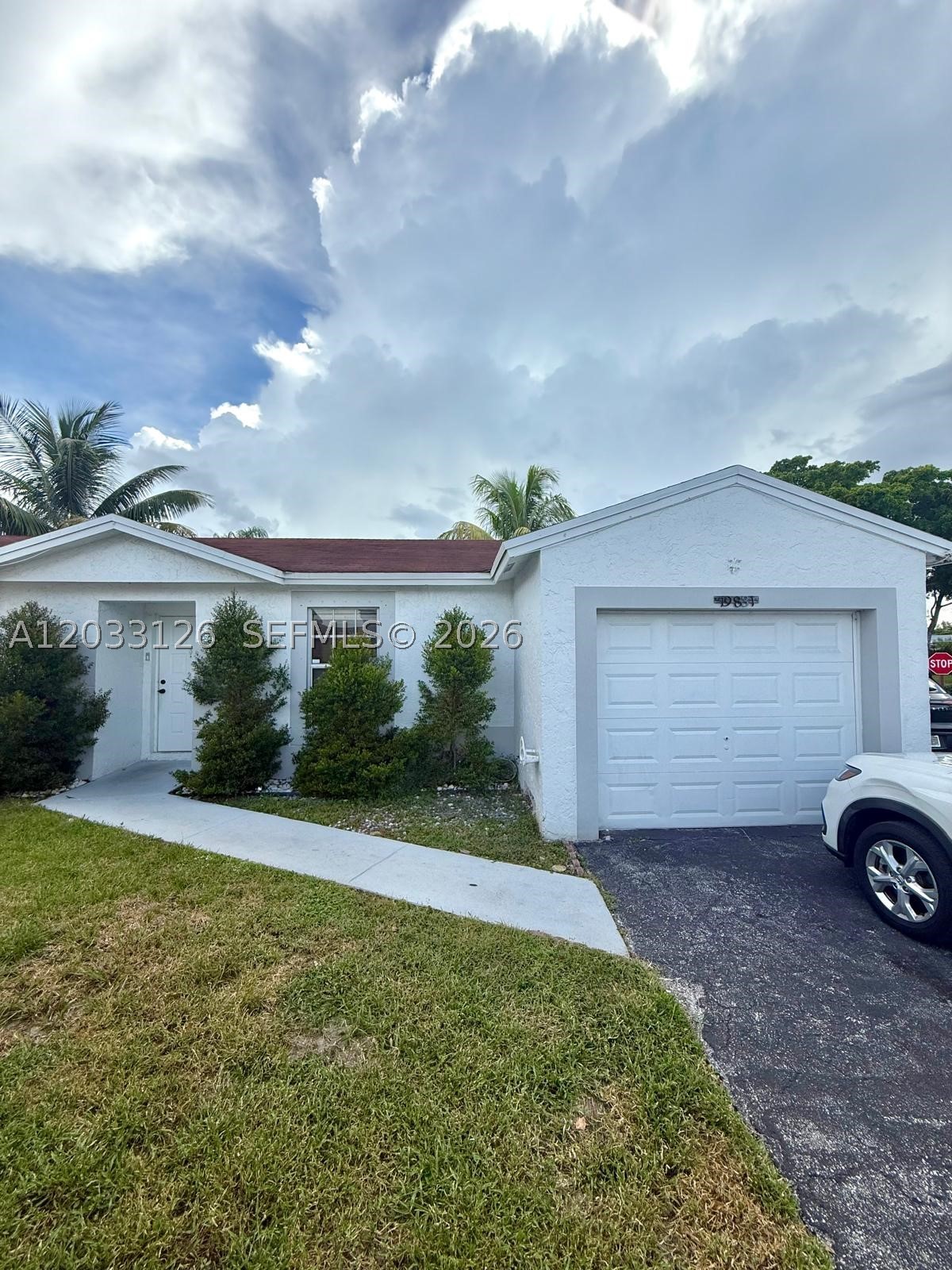COUNTRY LAKE HOMES - Residential Lease