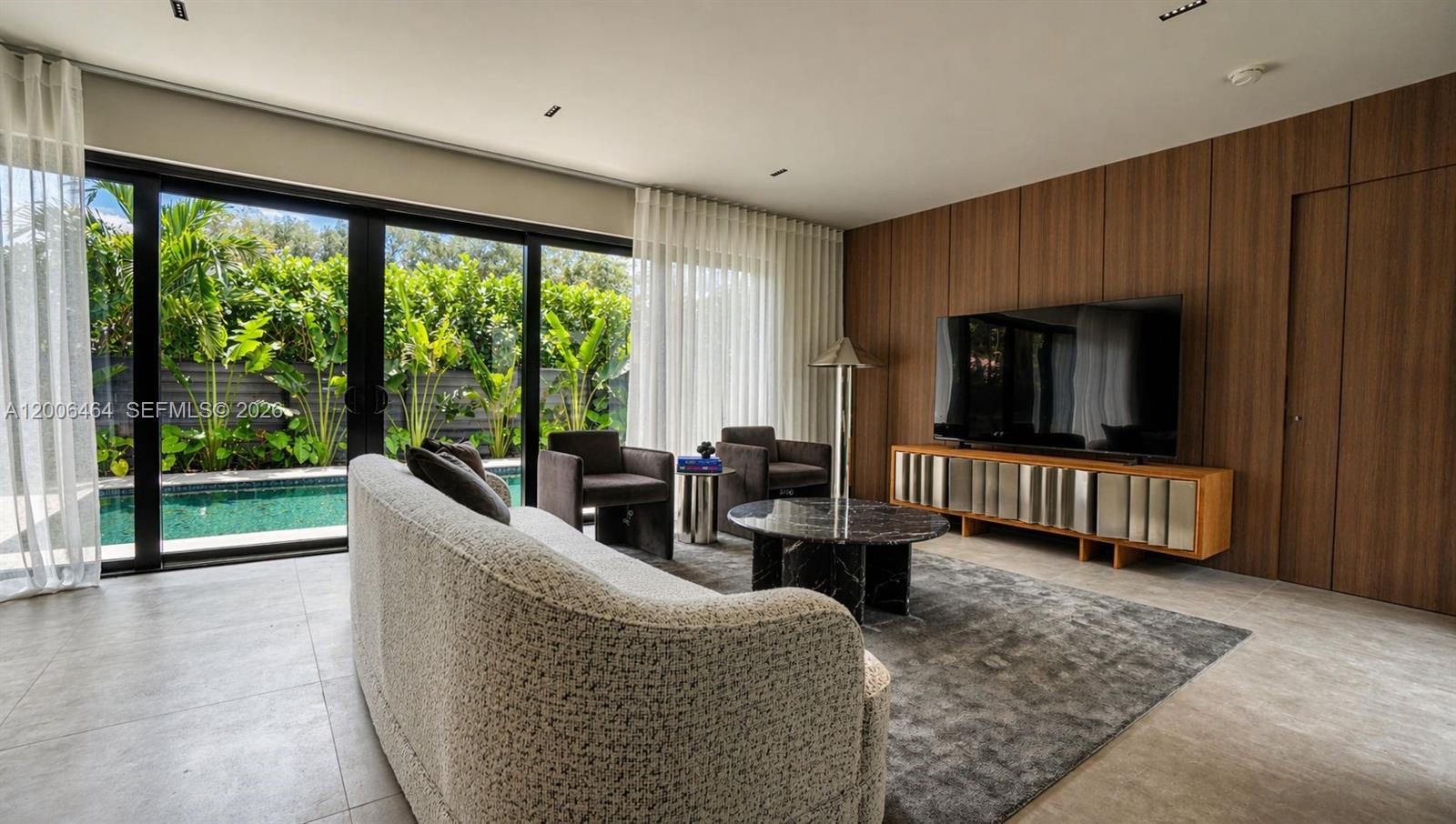 SKY LAKE - Residential