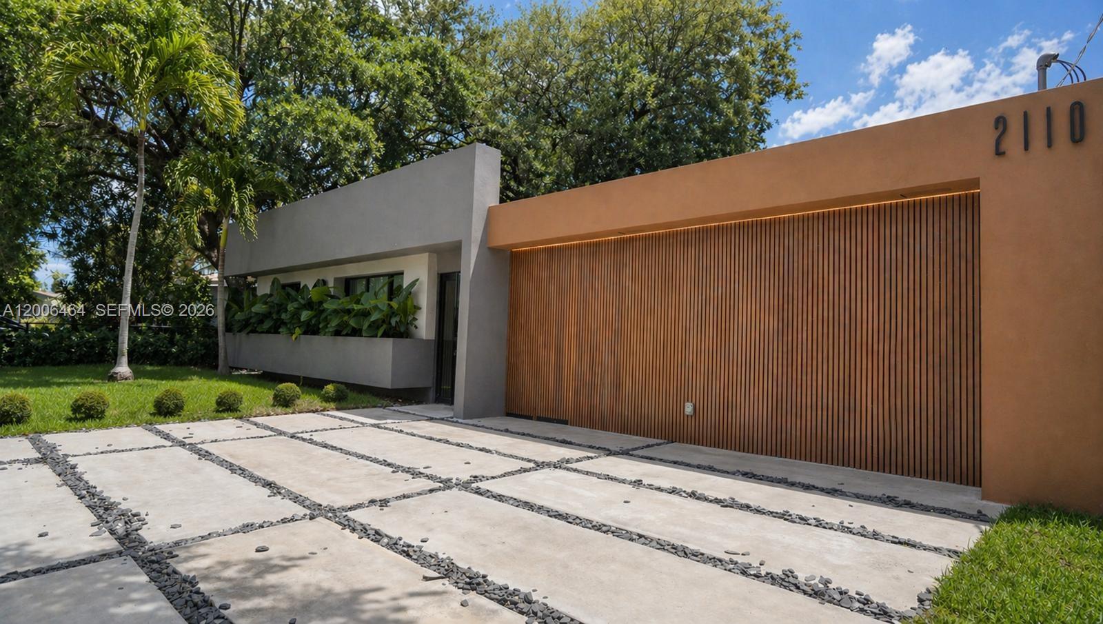 SKY LAKE - Residential