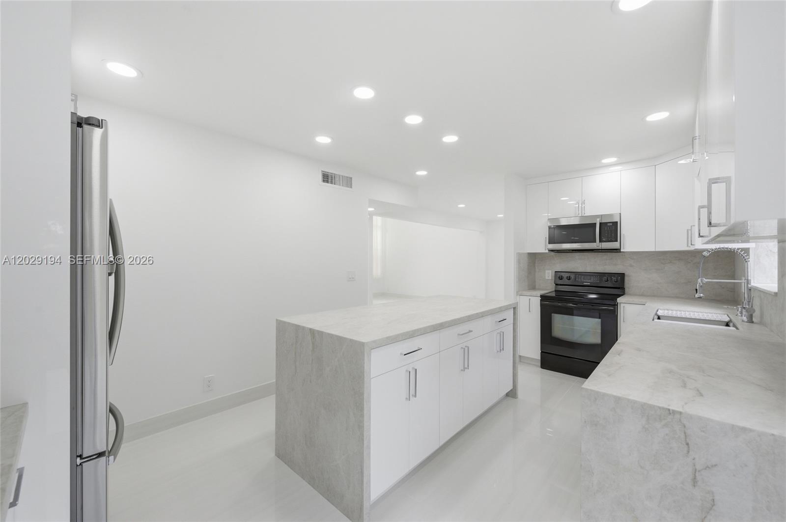 TIMBERWALK 2 SEC 6 - Residential Lease
