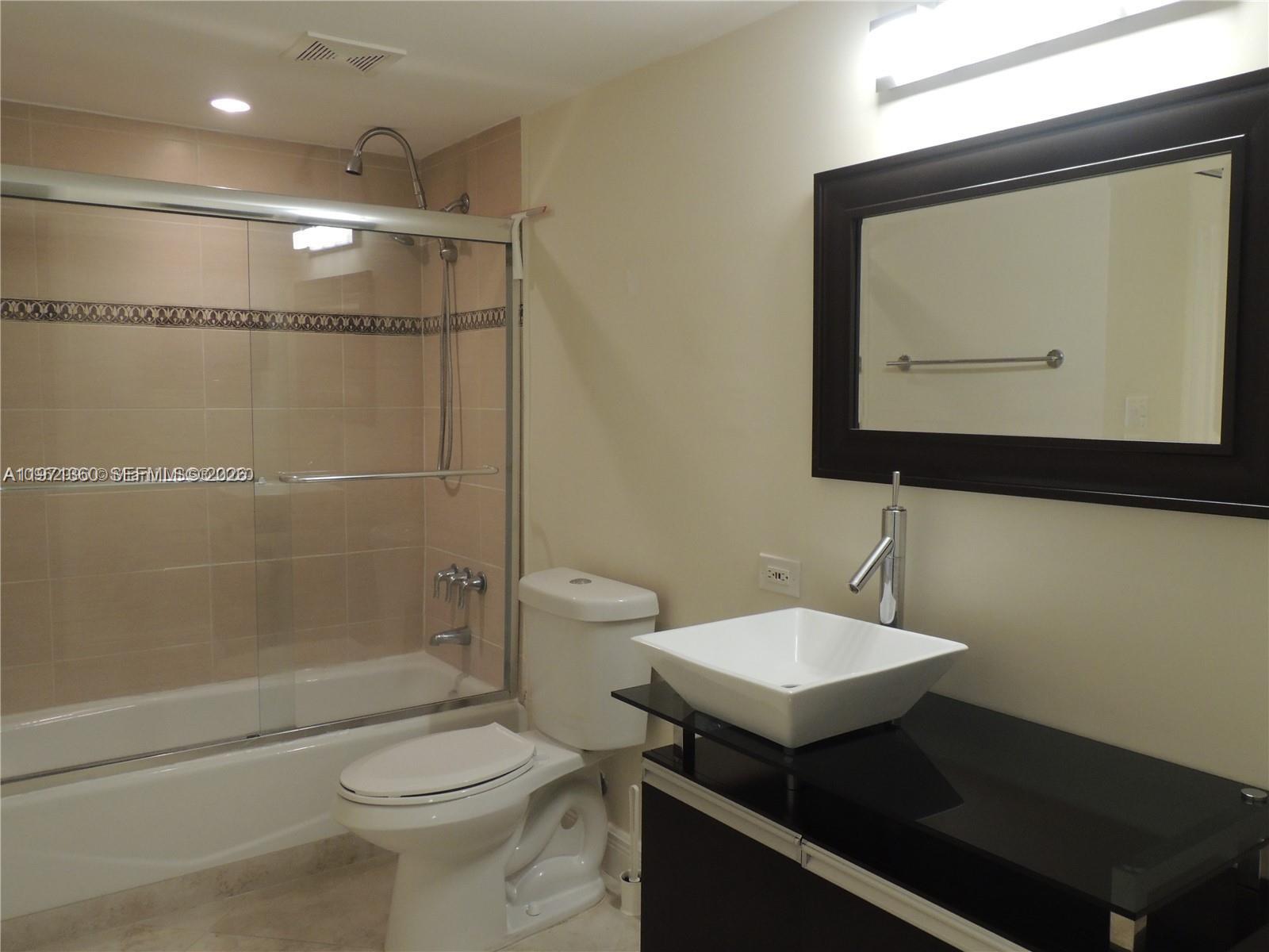 BRAVURA II CONDO - Residential