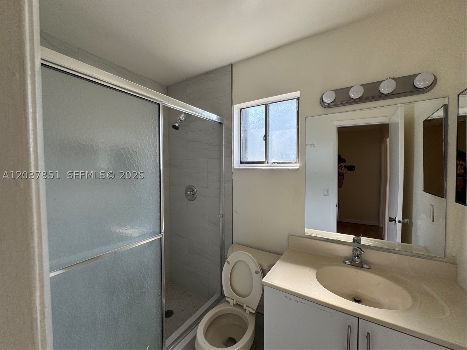 LAKES BY THE BAY SEC 2 - Residential Lease