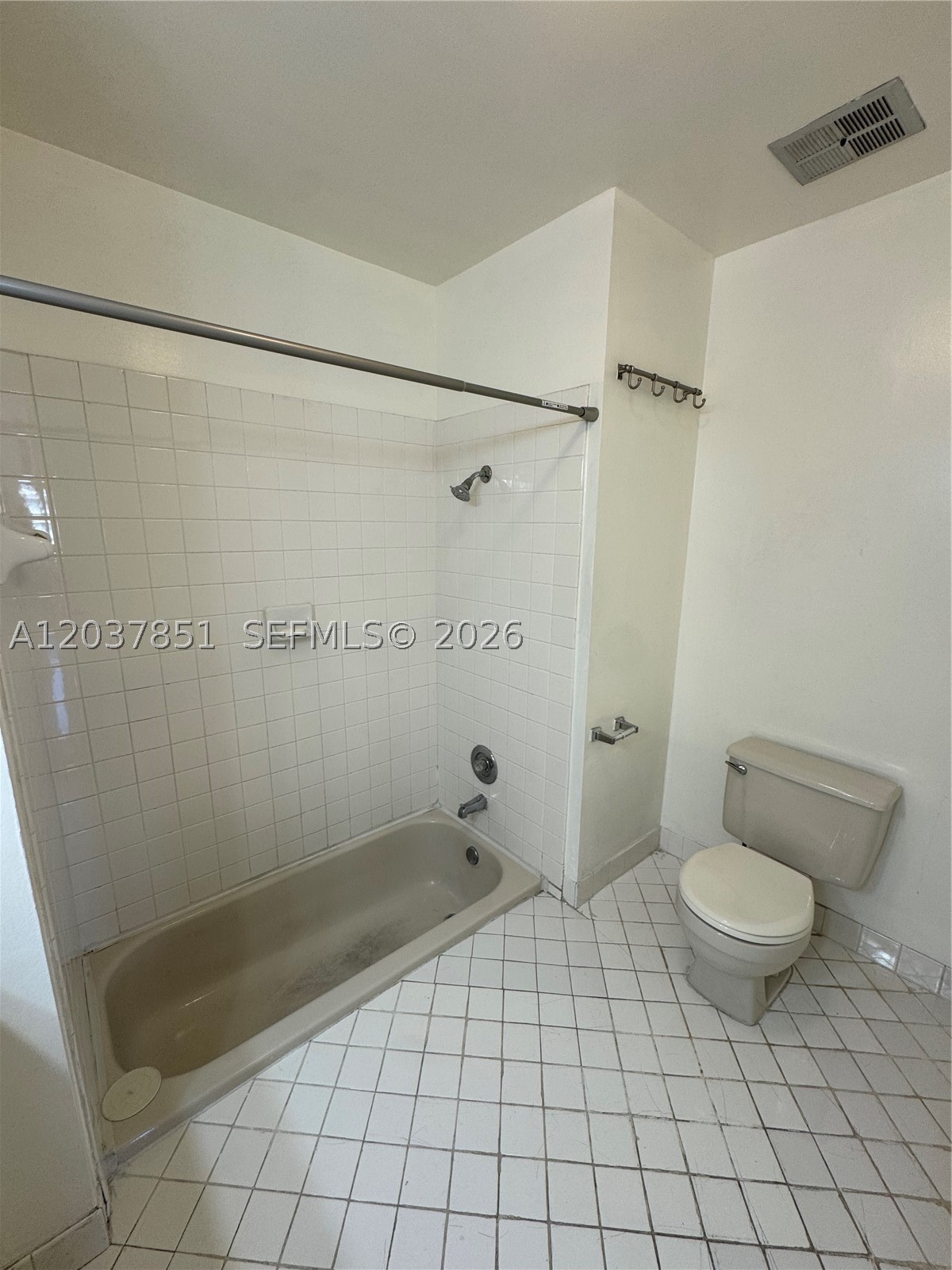 LAKES BY THE BAY SEC 2 - Residential Lease