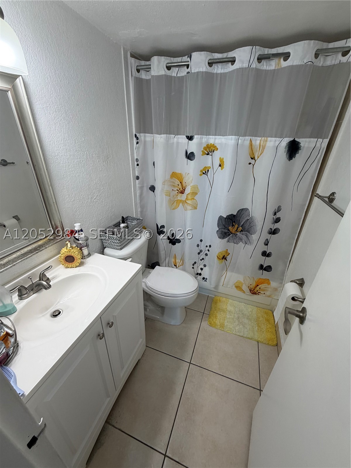 BAYVIEW PALMS CONDO - Residential Lease
