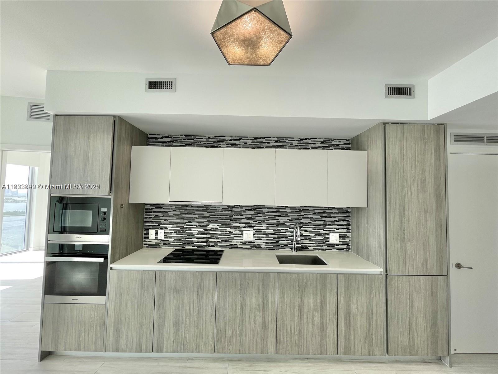 BISCAYNE BEACH CONDO - Residential