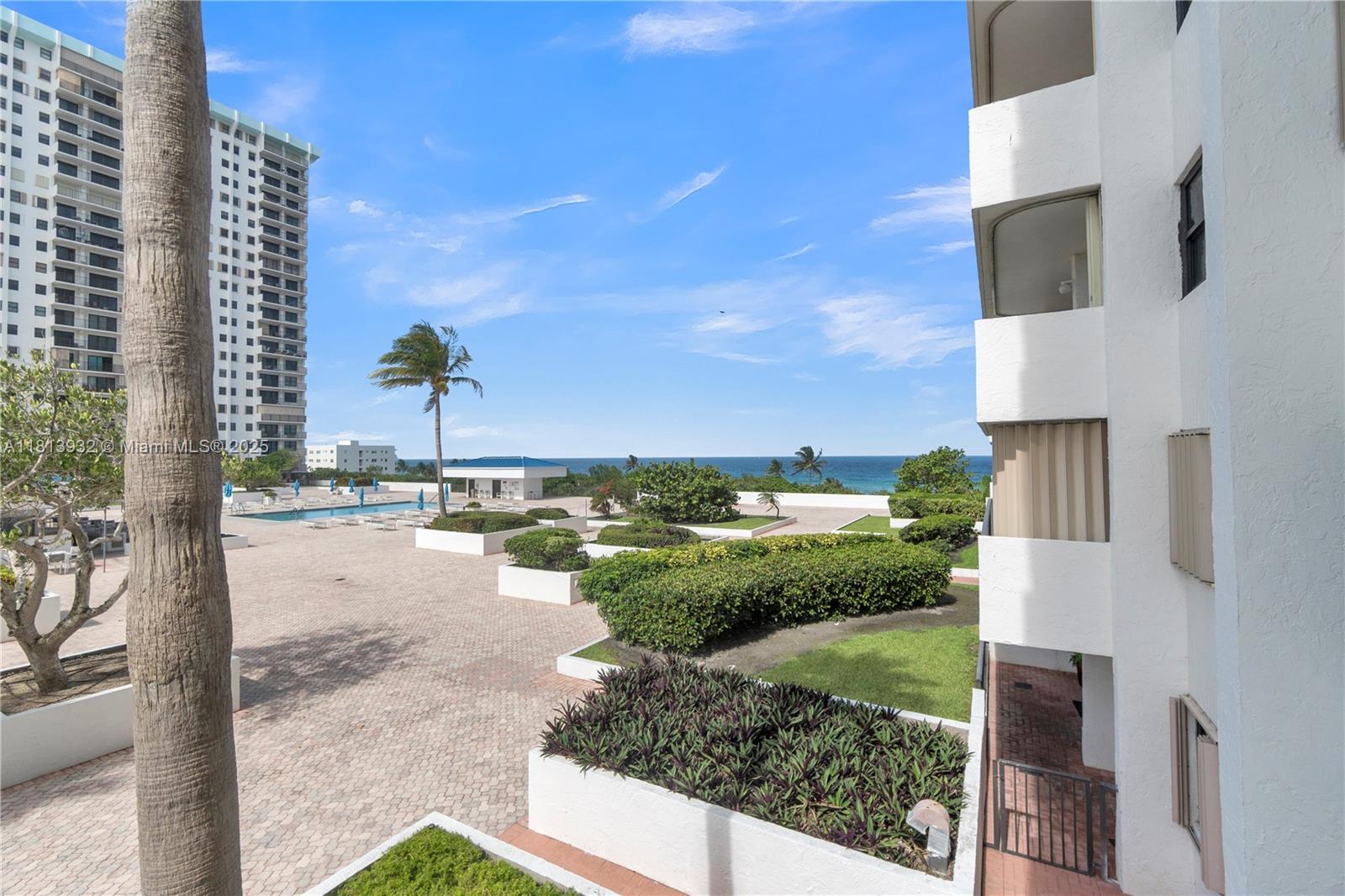 SUMMIT CONDO - Residential