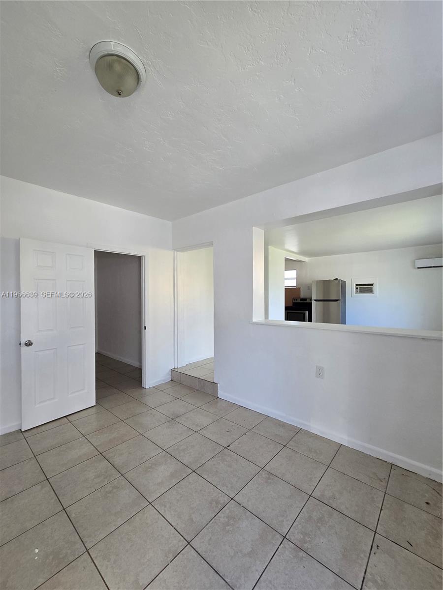 HOLLYWOOD - Residential Lease