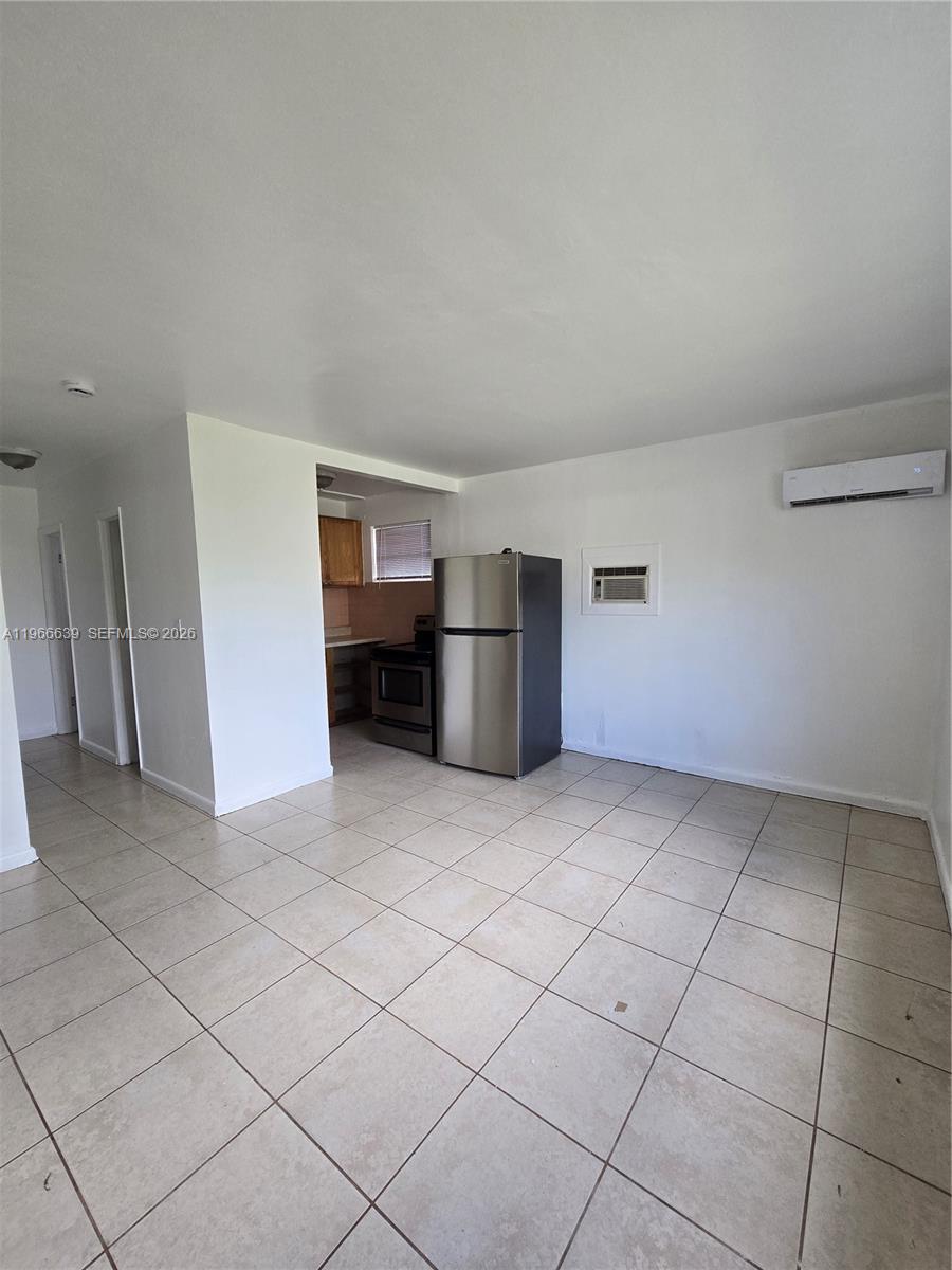 HOLLYWOOD - Residential Lease