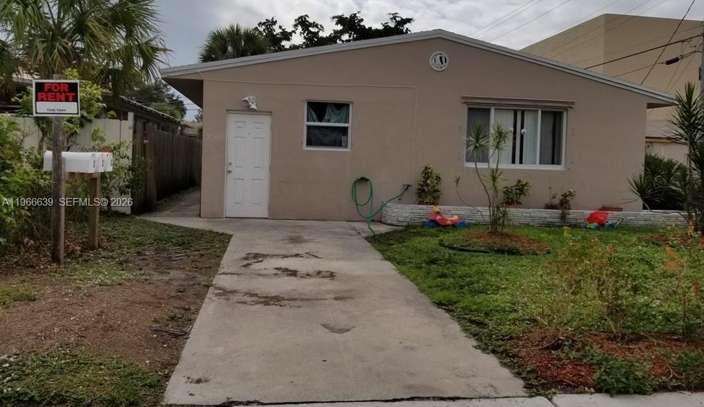 Water and Electricity are included. 1 bedroom 1 bath, tile floors throughout. Located to downtown Hollywood. . Pay stubs and proof of income and employment required. Quick Approval