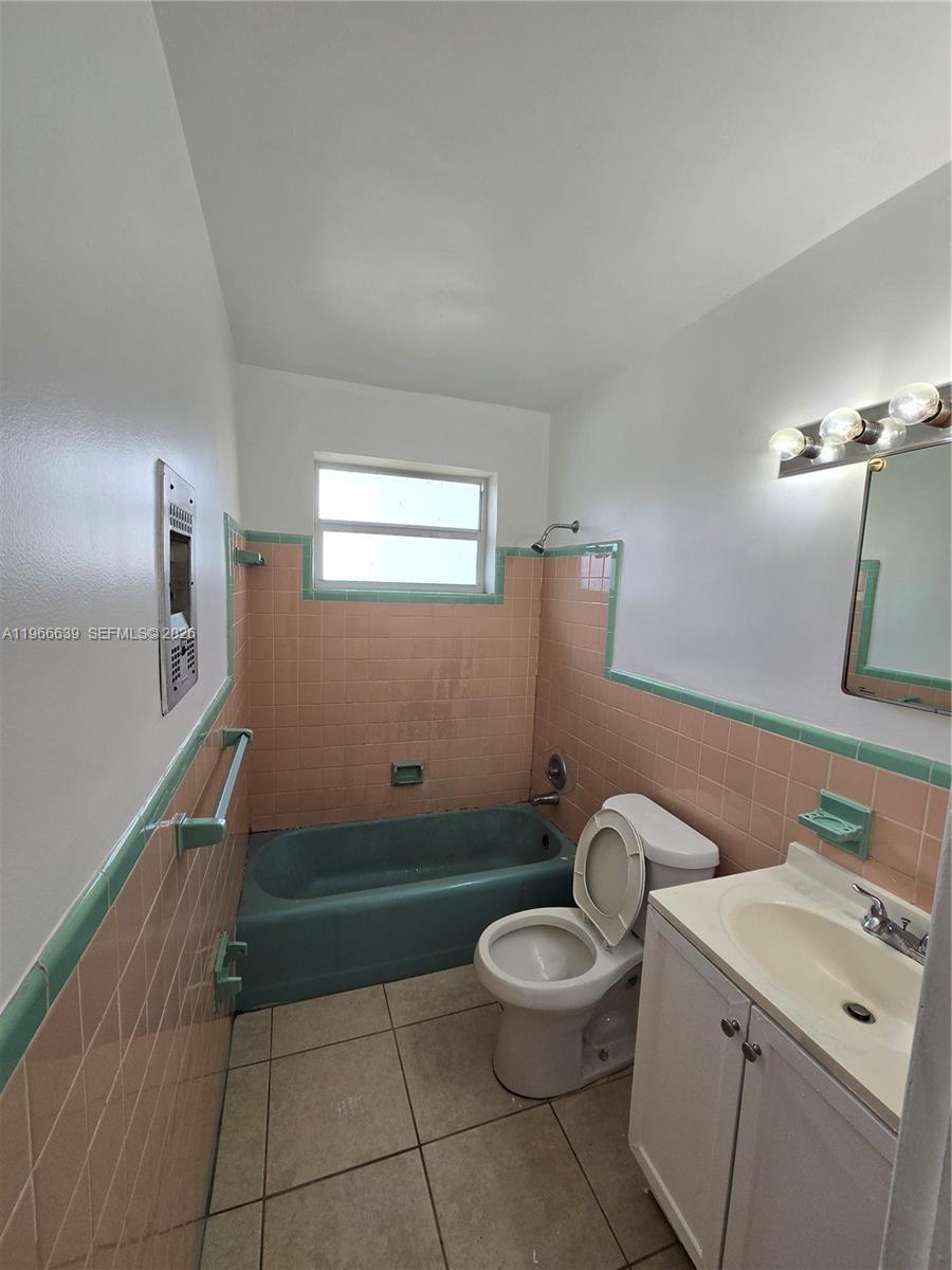 HOLLYWOOD - Residential Lease