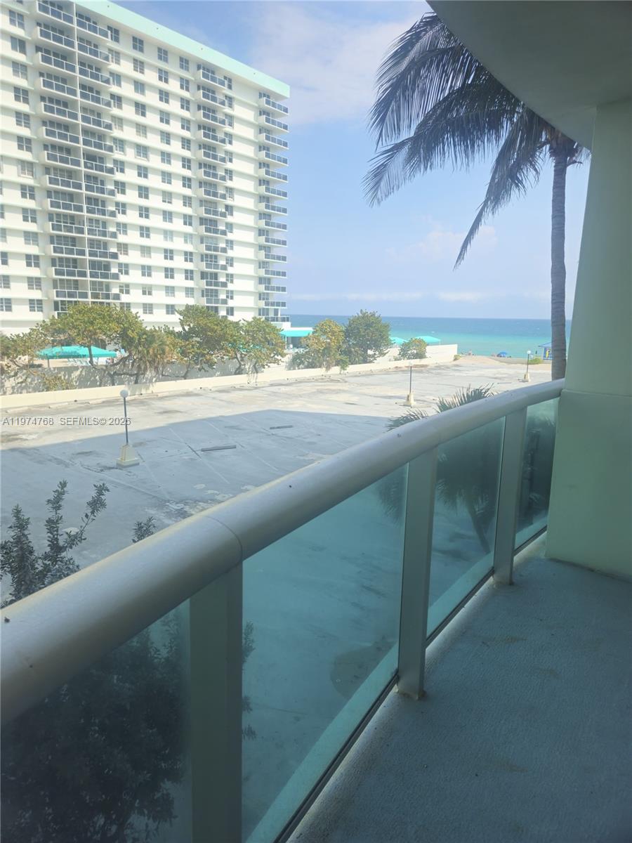 TIDES ON HOLLYWOOD BEACH - Residential Lease