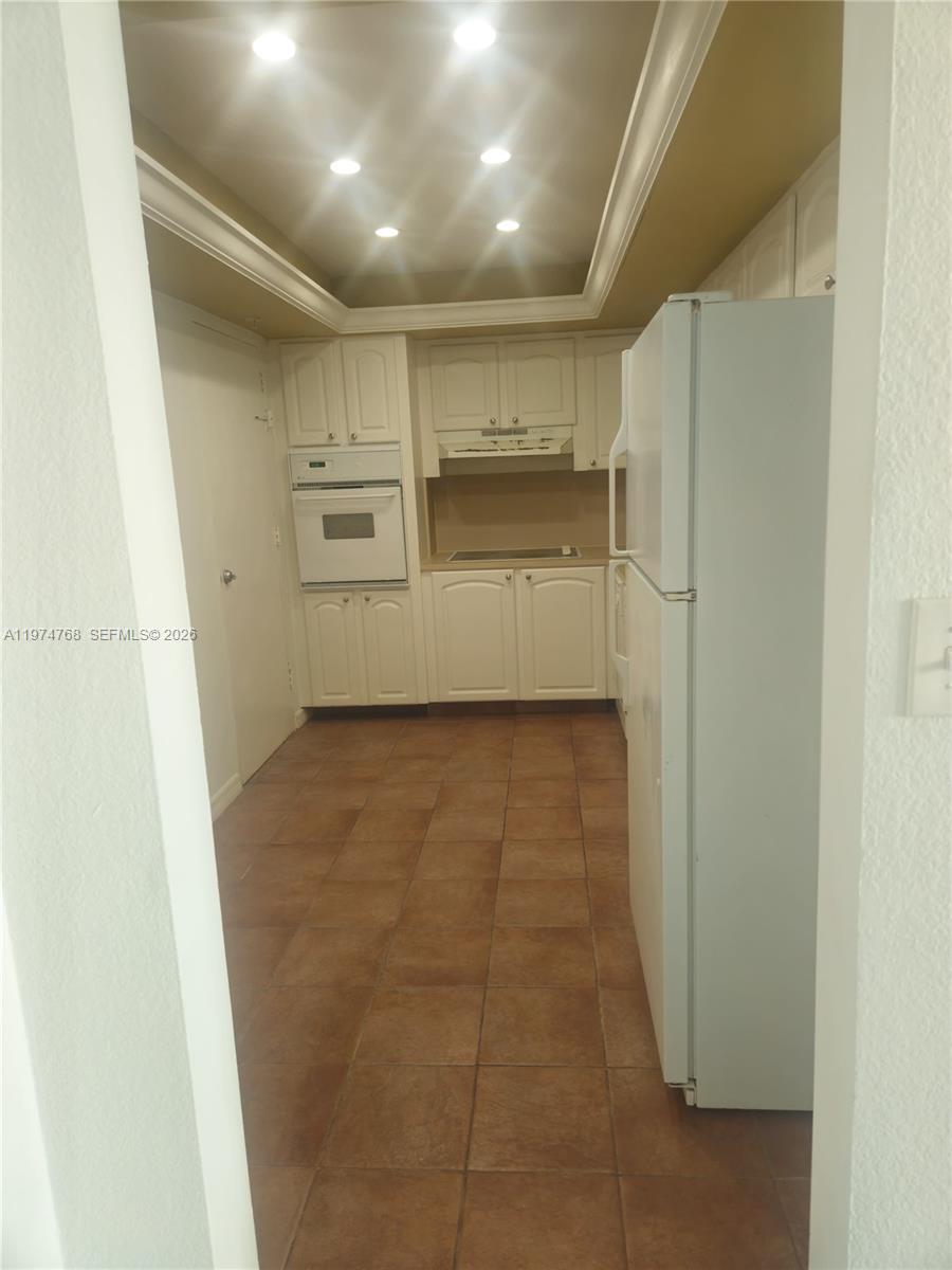 TIDES ON HOLLYWOOD BEACH - Residential Lease