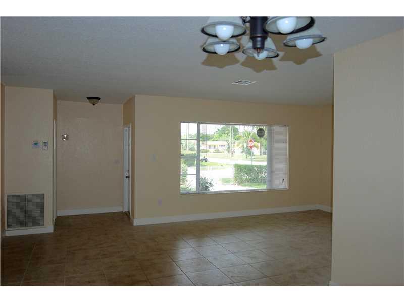 2 52 41 NORWOOD 3 ADDN SE - Residential