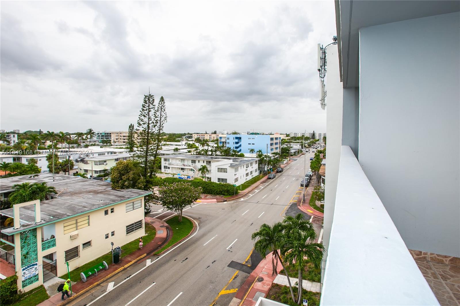 HARDING HALL CONDOMINIUM - Residential