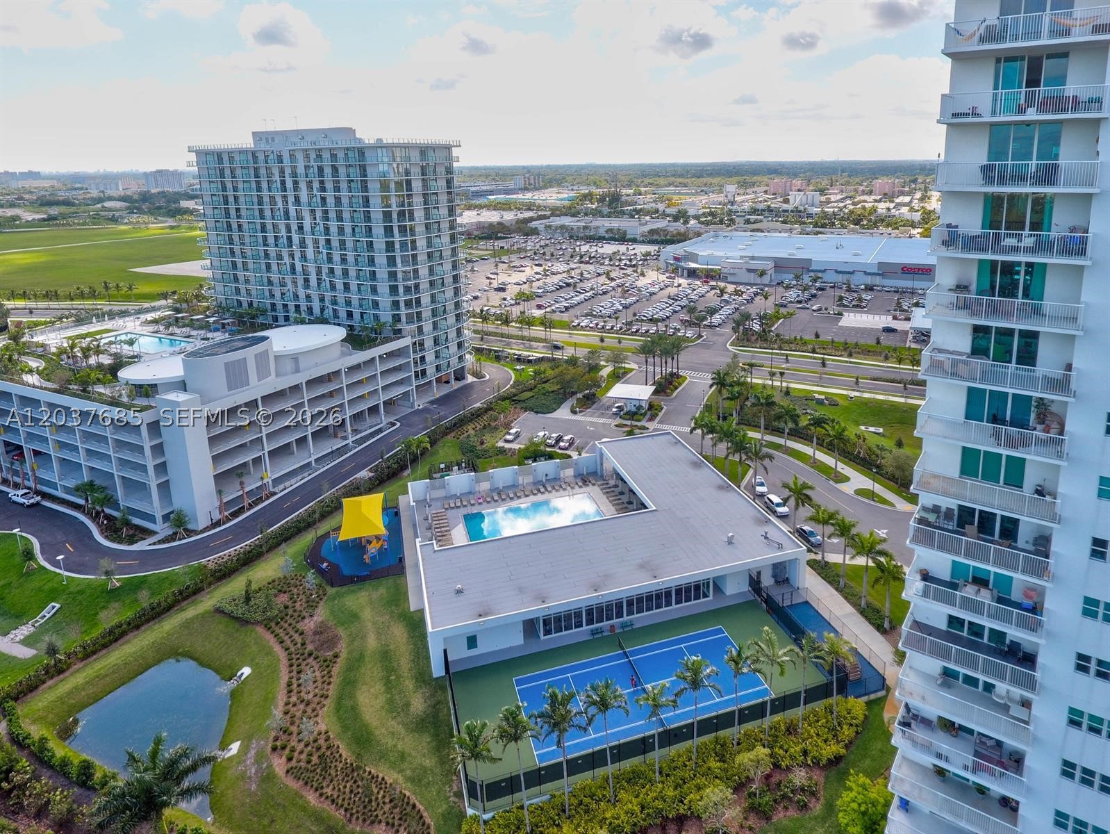 THE OAKS I CONDO - Residential