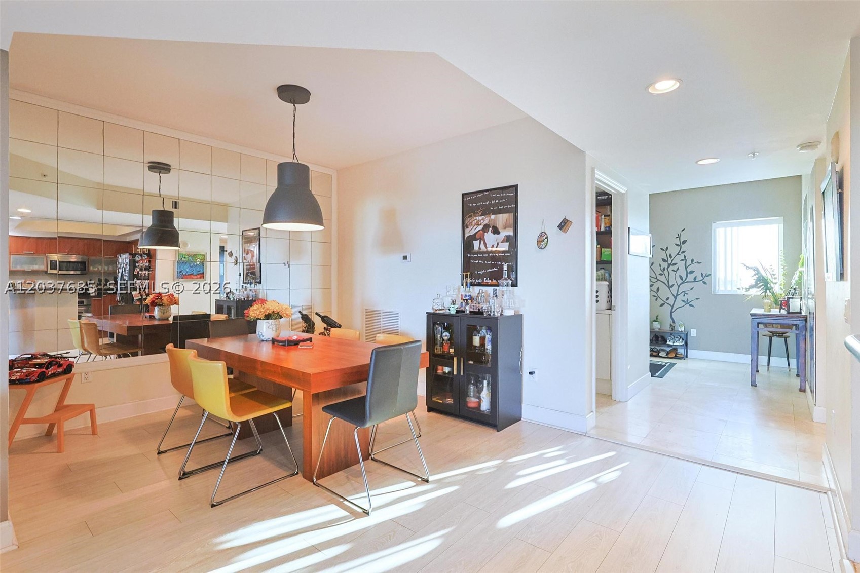 THE OAKS I CONDO - Residential
