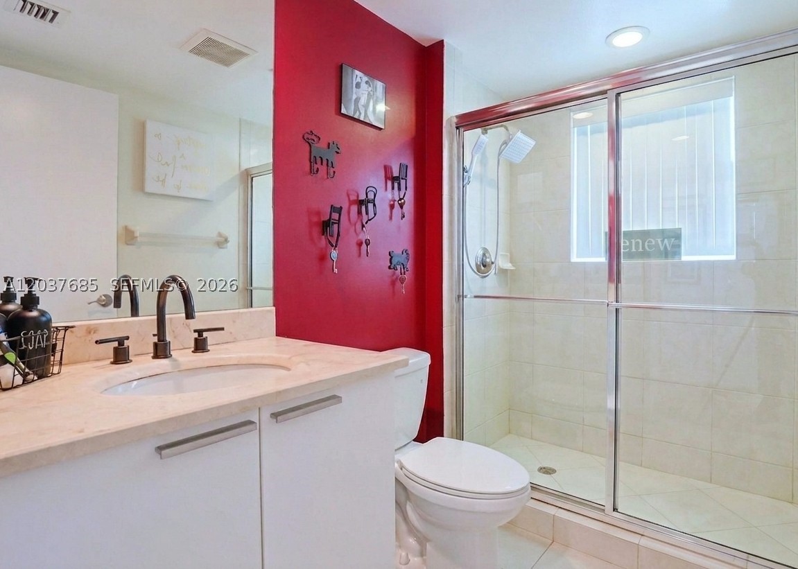 THE OAKS I CONDO - Residential