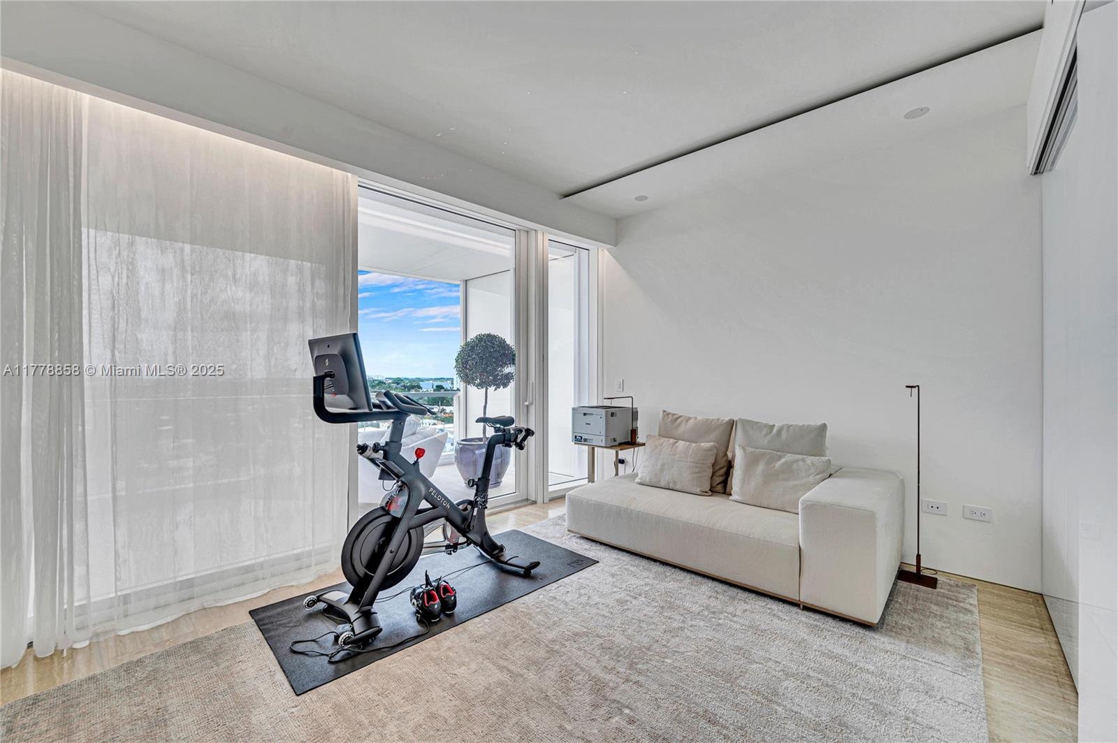 SURF CLUB CONDO - Residential