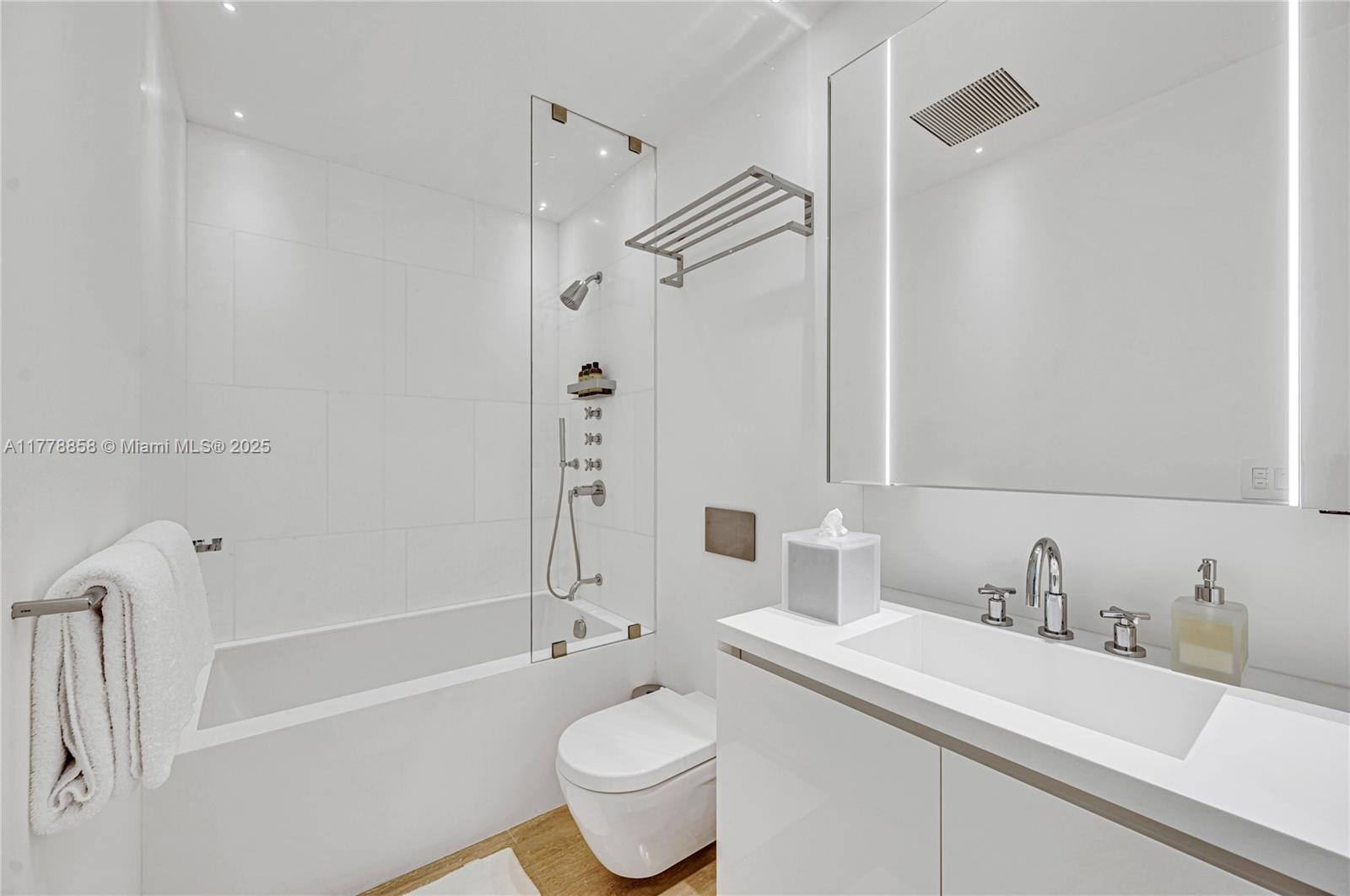 SURF CLUB CONDO - Residential