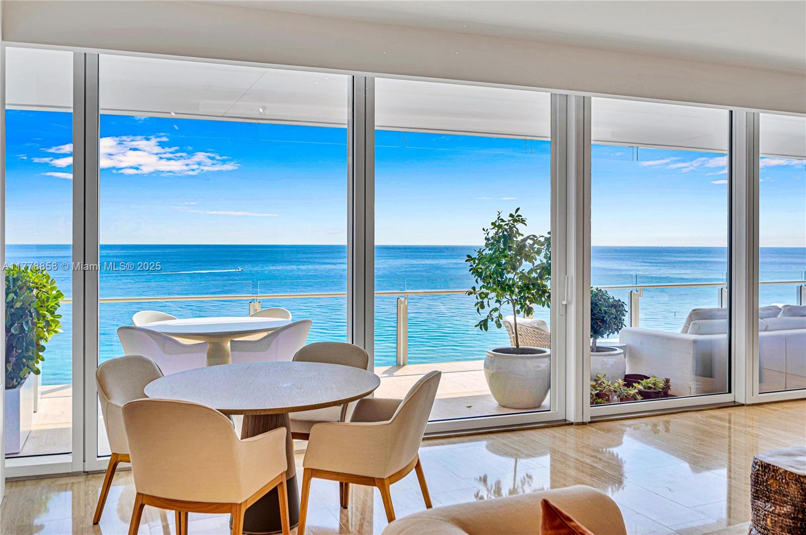 SURF CLUB CONDO - Residential