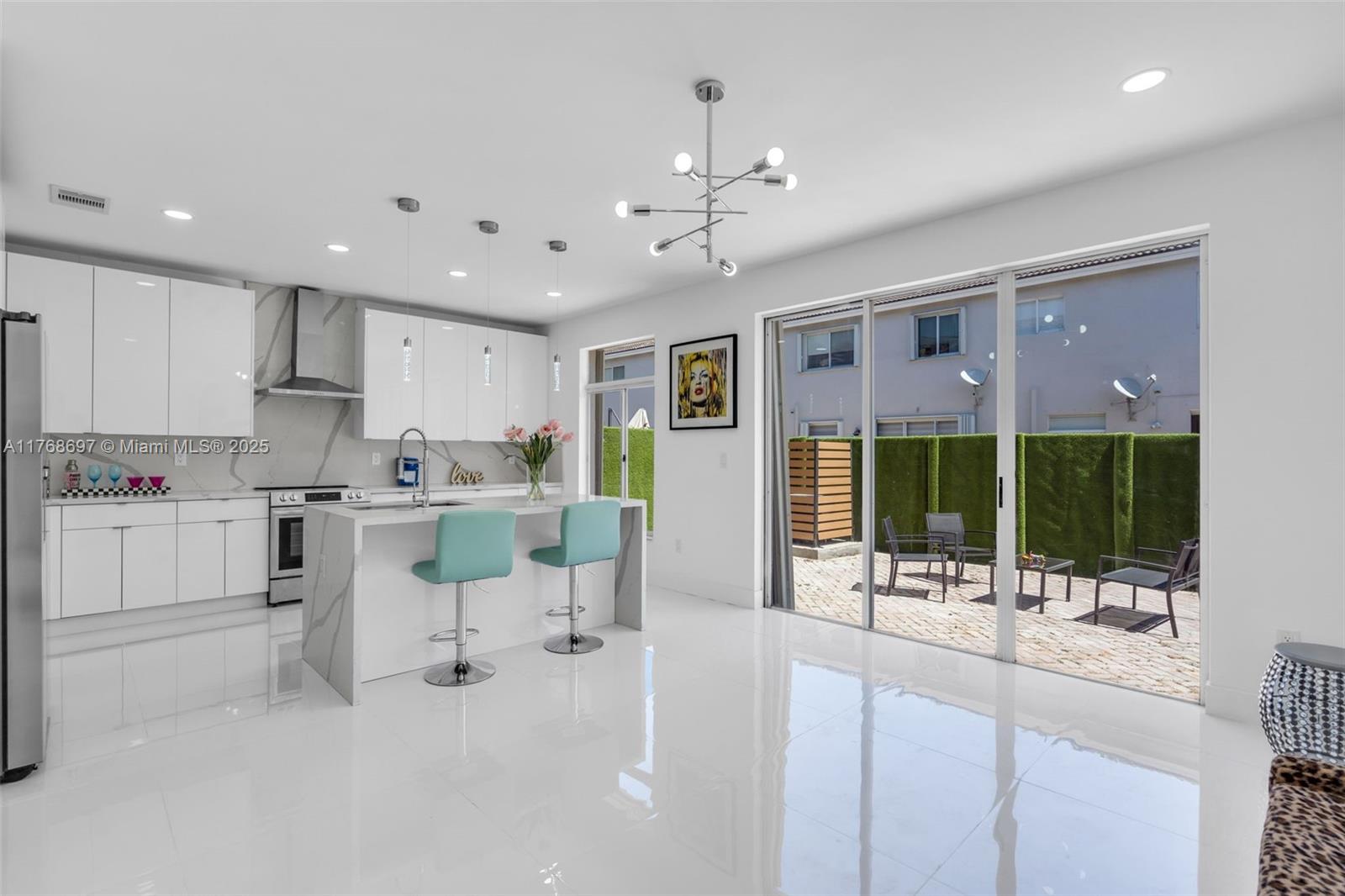 DORAL NORTHEAST TOWNHOMES - Residential