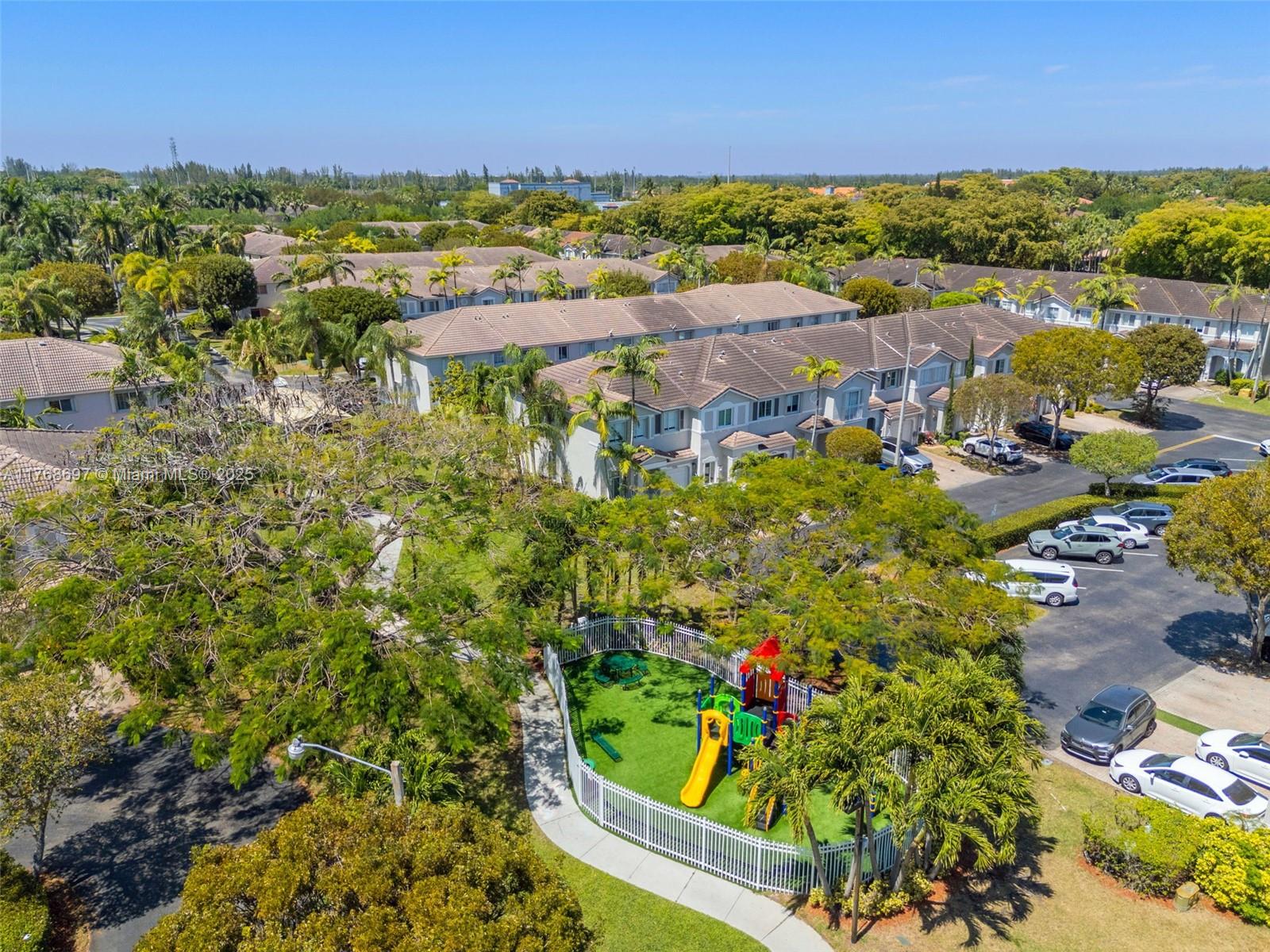 DORAL NORTHEAST TOWNHOMES - Residential