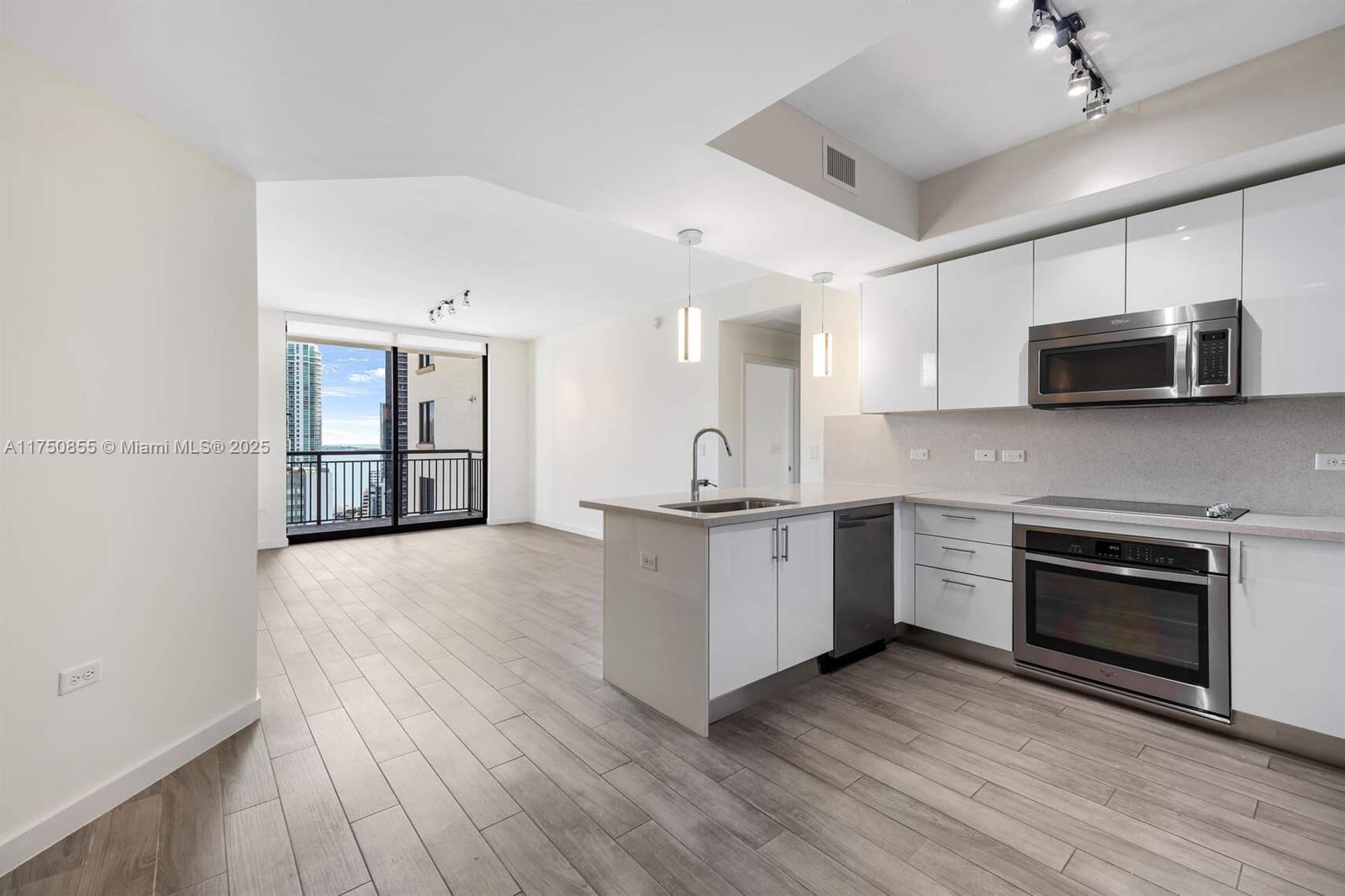 Enjoy the lifestyle of living in the heart of Mary Brickell Village! Arrive home to your spacious, open floorplan, with 2 bedrooms and elegant 2 baths! Beautiful kitchen with quartz countertops, stainless steel appliances and plenty of storage! Relax on your private balcony with sunset views! Incredible amenities await you on the 11th floor; pool, gym, children's playroom, lounge with billiard table and more!!! Everything imaginable in the neighborhood; grocery store, fabulous shops and restaurants by walking distance.