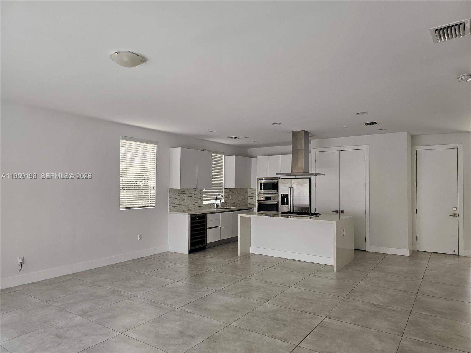 MODERN DORAL 45 - Residential