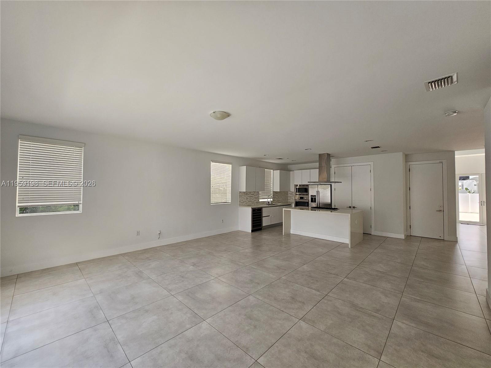 MODERN DORAL 45 - Residential