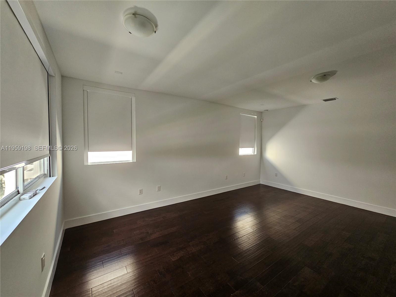MODERN DORAL 45 - Residential