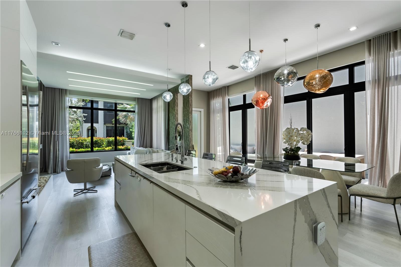 DOWNTOWN DORAL SOUTH PHAS - Residential