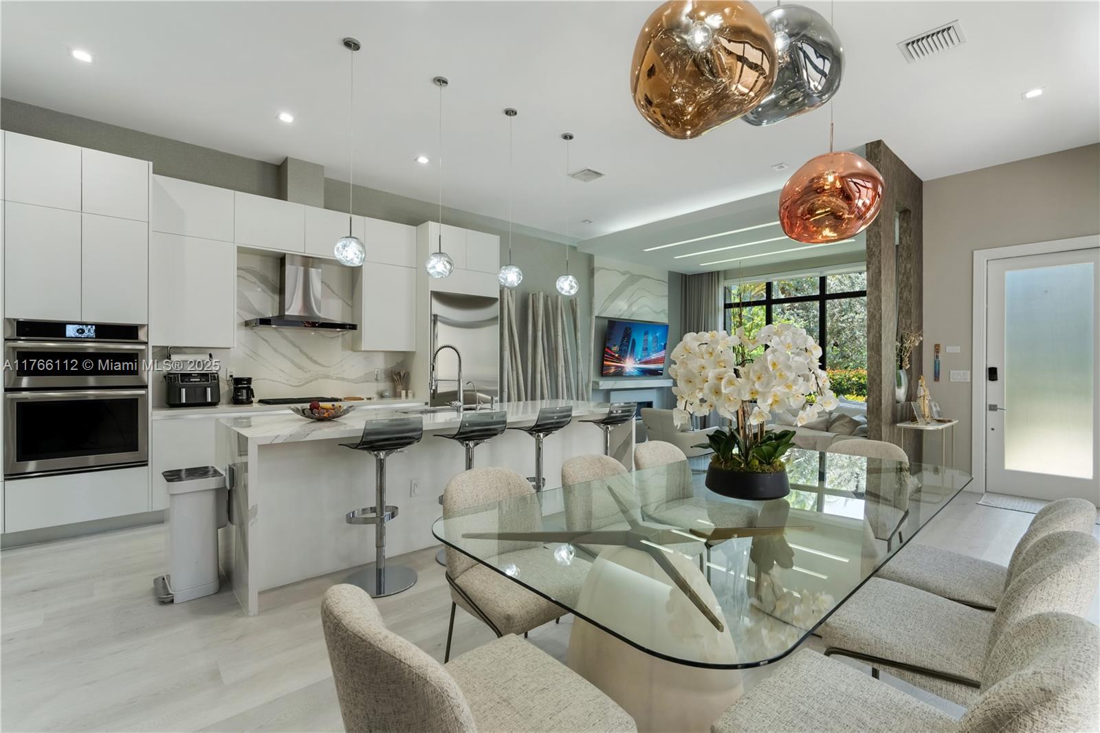 DOWNTOWN DORAL SOUTH PHAS - Residential