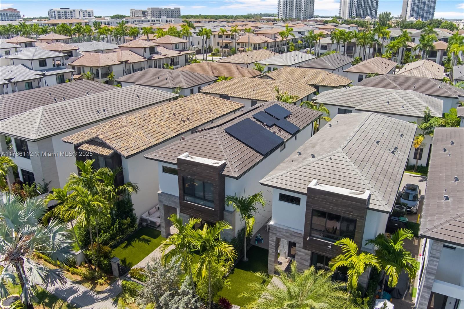 DOWNTOWN DORAL SOUTH PHAS - Residential