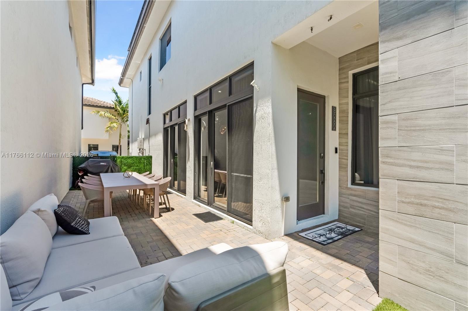 DOWNTOWN DORAL SOUTH PHAS - Residential