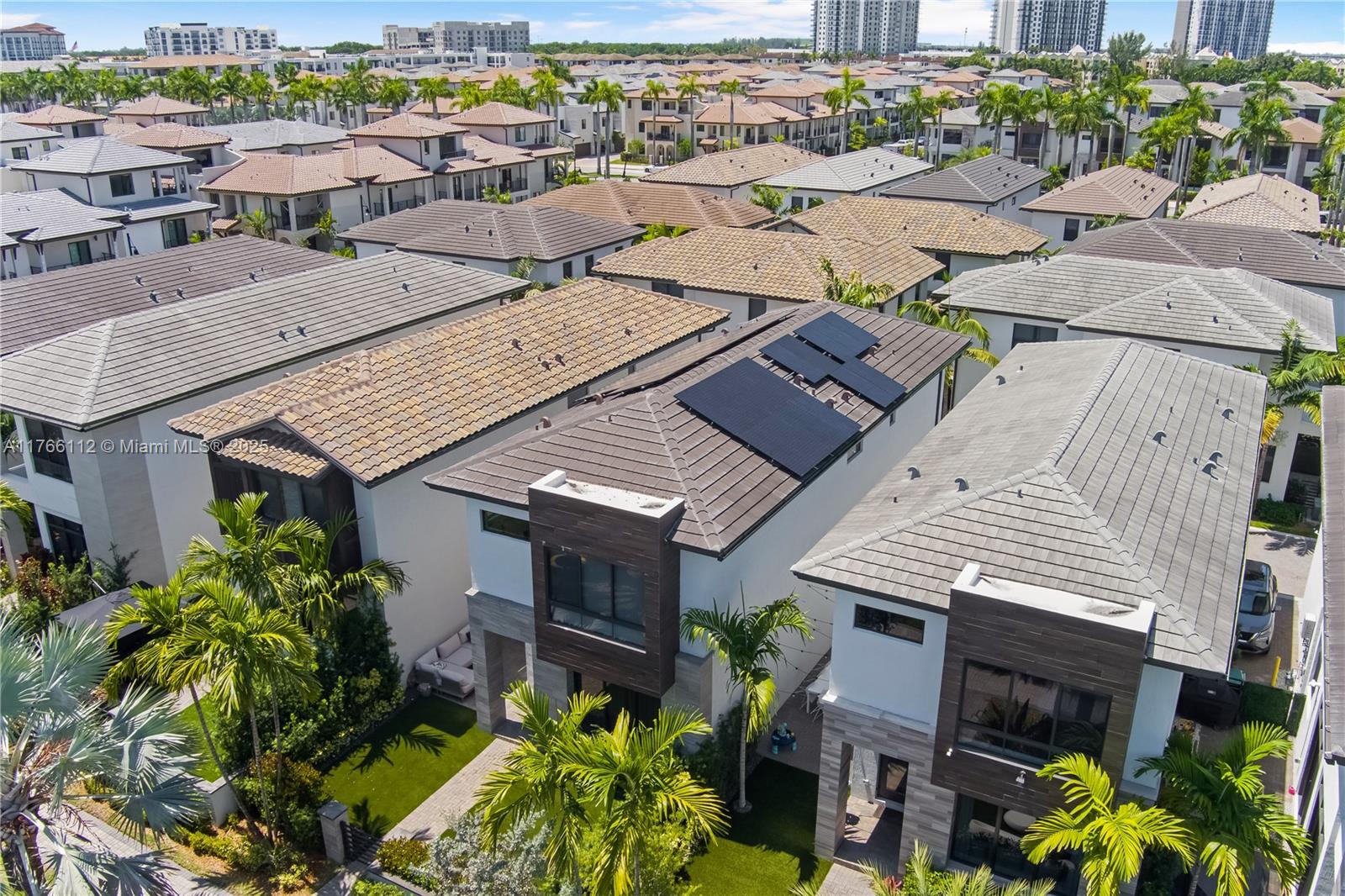 DOWNTOWN DORAL SOUTH PHAS - Residential